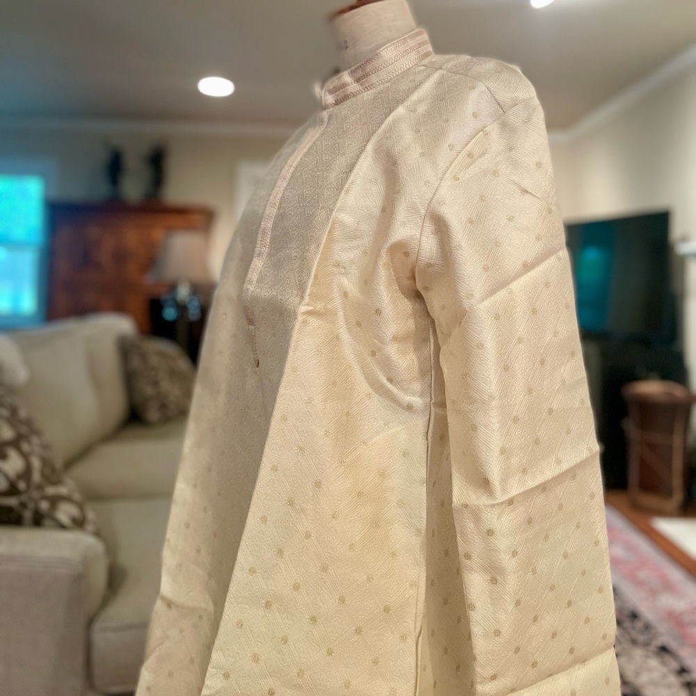 BRAND NEW NEVER WORN Indian/Pakistani Kurta Set